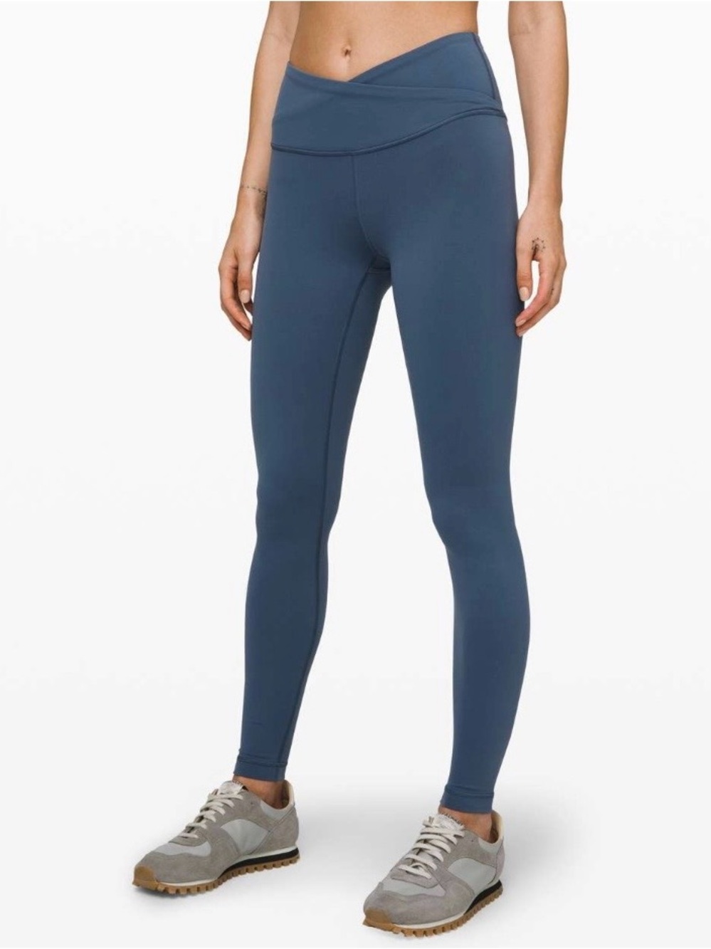 Lululemon Always On High-Rise Tight 28" *Everlux
Code Blue size 10 EUC
